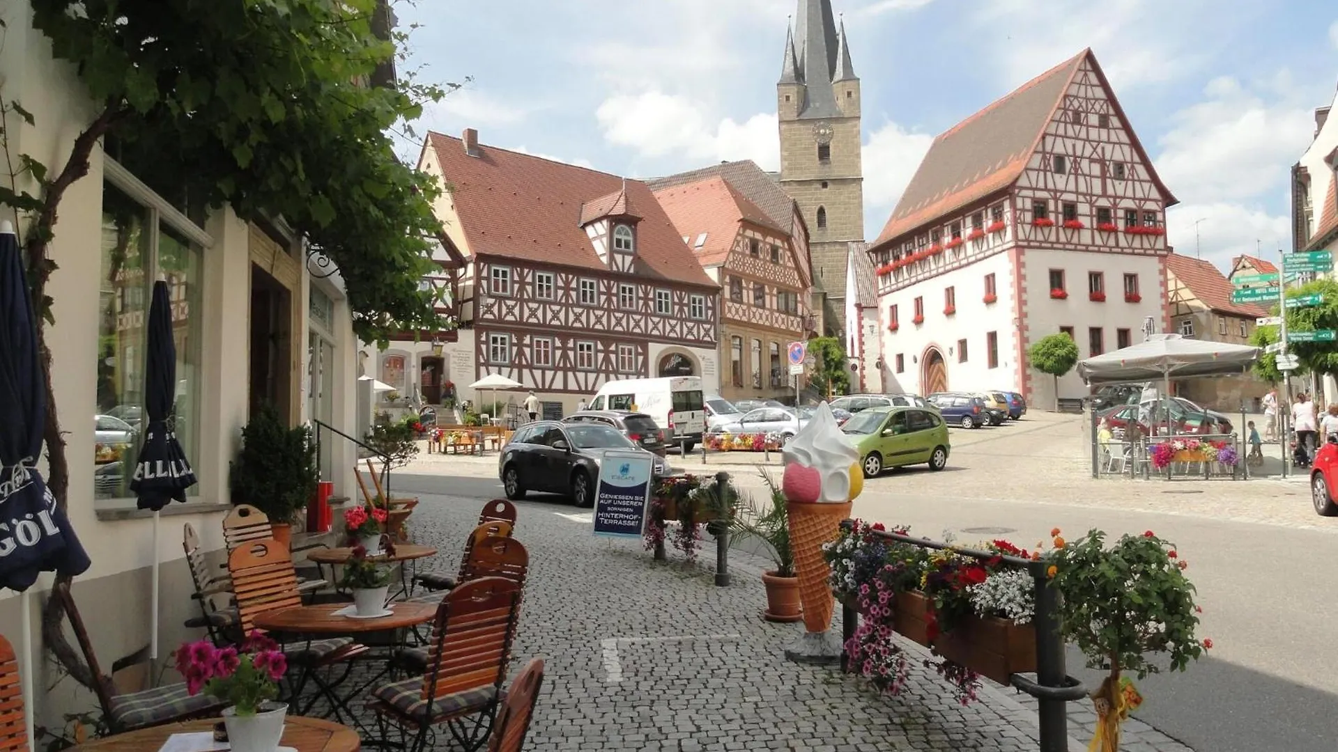 Semesterbostad Quaint Apartment In Zeil Am Main With Terrace