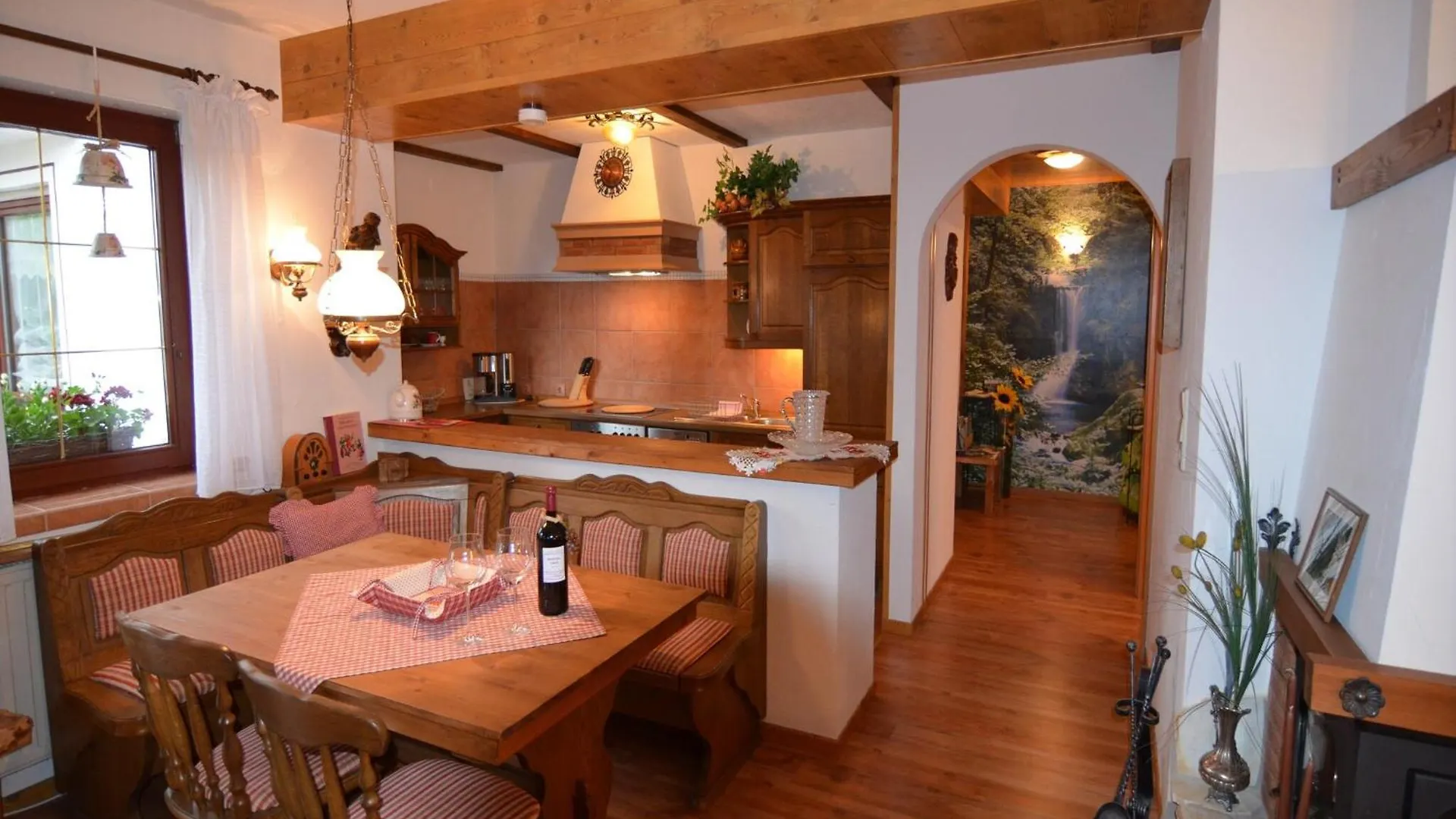 Semesterbostad Quaint Apartment In Zeil Am Main With Terrace Tyskland